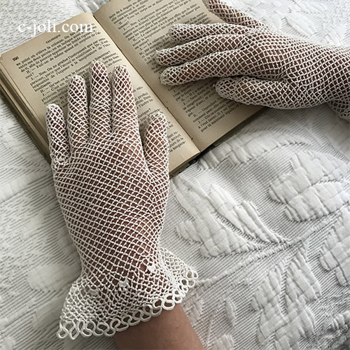 【パリ発送】F-097 フランスアンティークレース手袋/ウェディンググローブ/マリアージュ　リネンクロシェレース手袋 薄生成り