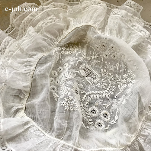 F-103 フランスアンティークレース＆手刺繍ボネ　ホワイトワーク綿ローン＆レースボンネット(帽子）　少女サイズ