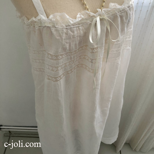 【パリ発送】G-356 フランスアンティーク麻ローンワンピース/キャミワンピ　ヴァランシエンヌレース＆手刺繍モノグラム 104cm