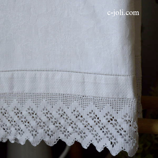 【日本発送】K-512　イギリスアンティークリネンタオル/ゲストタオル　手刺繍モノグラム＆ダマスク織リネン＆クロシェレース 1m