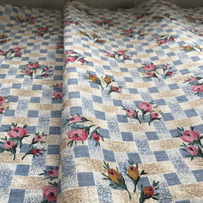 【日本発送】K-736　フランスアンティーク布/アンティークファブリック/はぎれ　ローズ柄リネンファブリック 112x50cm