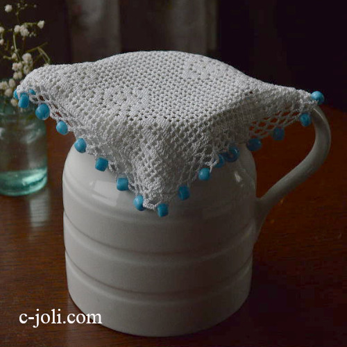 【日本発送】L-034　イギリスアンティークレースジャグカバー　ブルーガラスビーズ