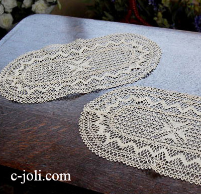 【日本発送】L-071　イギリスアンティークレースドイリー2枚　生成りコットンレース