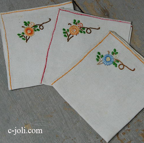 【日本発送】L-117　フレンチ手刺繍　リネンハンカチ3枚