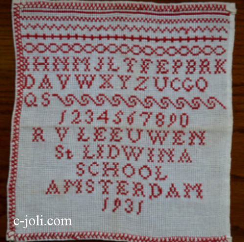 【日本発送】L-127　オランダアンティークリネン＆手刺繍　スクールサンプラー