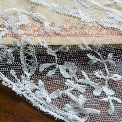 L1645　1900年フランスアンティークリネンレースボーダー/テープレース/チュールレース 1m24