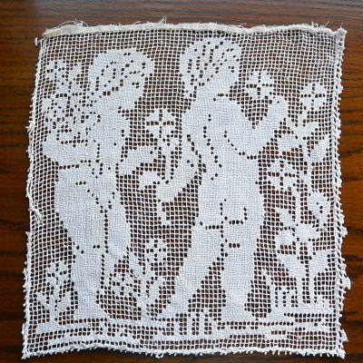 【日本発送】L1757　フランスアンティークレースクロス　天使柄ハンドワークリネンフィレレース