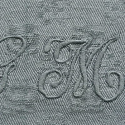 【日本発送】L1811　フランスアンティークコットン手刺繍クロス　手刺繍モノグラムダマスク織コットンクロス 22x23cm
