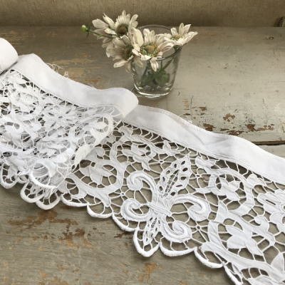 L2271  フランスアンティークレーストリム/テープレース/ボーダーレース　幅広カットワーク手刺繍レース 1m10