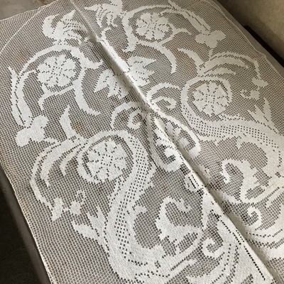 L2387 フランスアンティークレースクロス 花鳥柄ハンドワークリネン