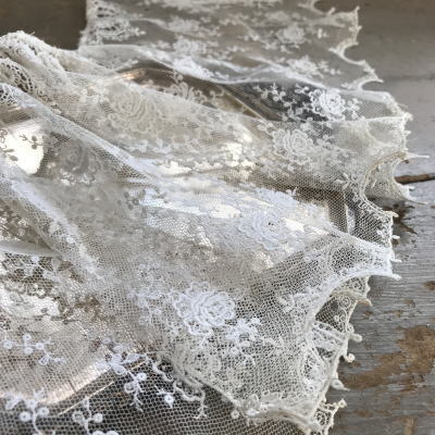 L2392 フランスアンティークレースパーツ　リネンチュールレース