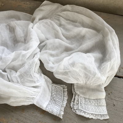 L2393 フランスアンティークコットン＆レースパーツ/スリーブ　19世紀手刺繍＆ヴァランシエンヌレース綿ローンスリーブ　2枚