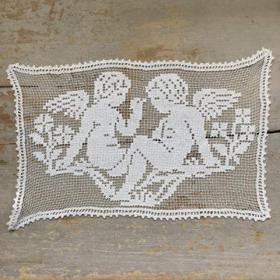 L2441 フランスアンティークレースパーツ　天使柄ハンドワークリネンフィレレース 35x22cm