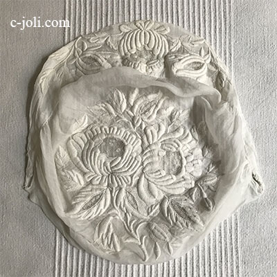 【パリ発送】L2488 フランスアンティーク手刺繍　ホワイトワーク綿ローンボンネット(帽子）　大人サイズ 25x25cm