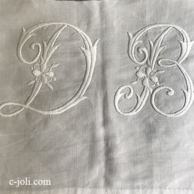 【パリ発送】L2578 フランスアンティークリネンイニシアル刺繍クロスDB/手芸材料　手刺繍モノグラムダリネンクロス 46x29cm