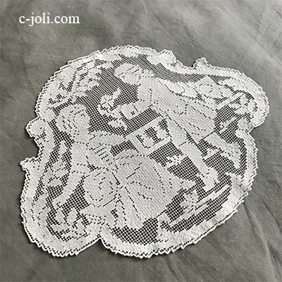 【パリ発送】L2605 フランスアンティークレースマット/レースモチーフ　アムルー柄ハンドワークフィレレースクロス 27.5x23cm