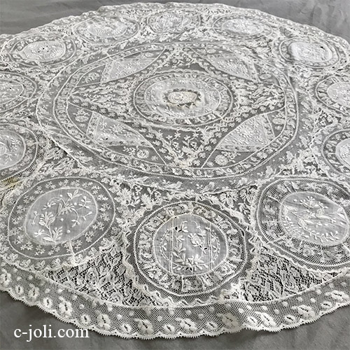 【パリ発送】L2630 フランスアンティークノルマンディーレース　ホワイトワーク手刺繍コットンローン＆ヴァランシエンヌレーステーブルクロス 直径82cm
