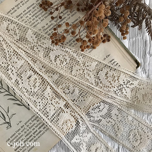 【パリ発送】L2682 フランスアンティークレーストリム/テープレース/ボーダーレース　生成りリネンフィレレース 1m77