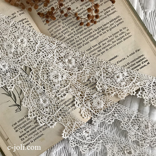 L2683 フランスアンティークレーストリム/テープレース/ボーダーレース　リネンクロシェレース 1m37