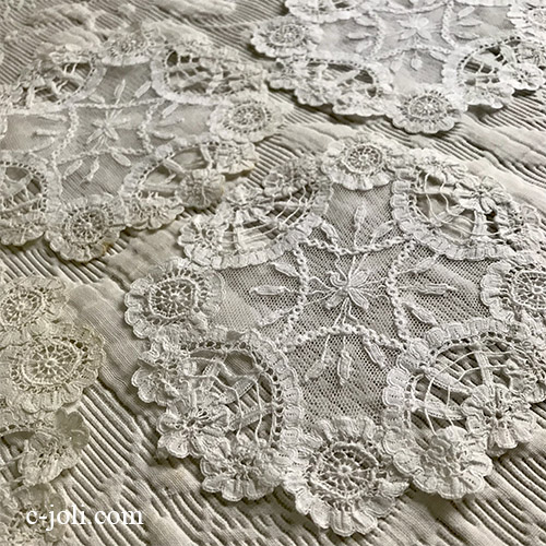 【パリ発送】L2708 フランスアンティークコットンレースドイリー４枚