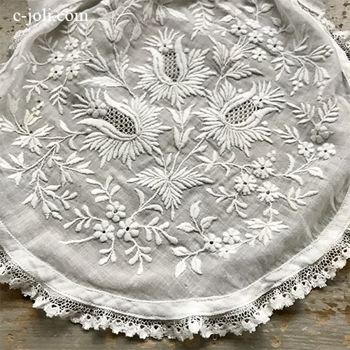 L2734 フランスアンティーク刺繍パーツ　19世紀ホワイトワーク手刺繍リネンローン生地 20x21cm