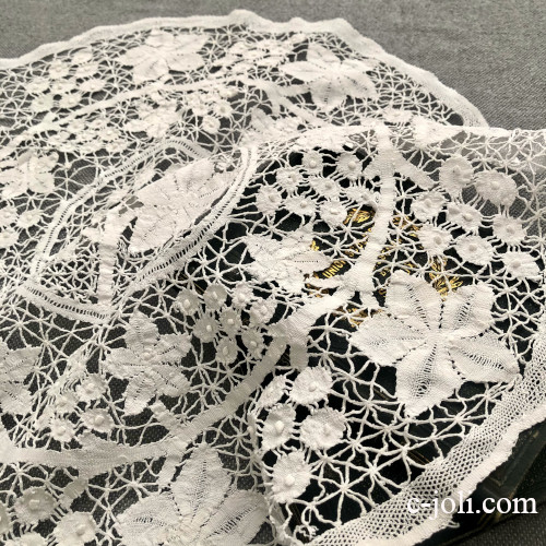 【パリ発送】L2840 フランスアンティークレースマット/テーブルセンター/テーブルマット　リネンボビンレース 47cm