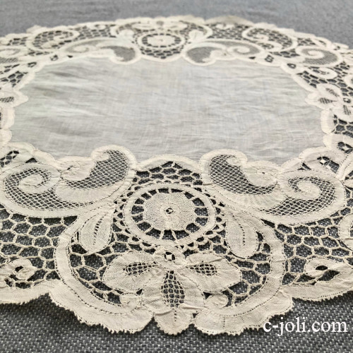 【パリ発送】L2841 フランスアンティークレースマット/テーブルセンター/テーブルマット　リネンローン＆ボビンレース 45.5x42cm