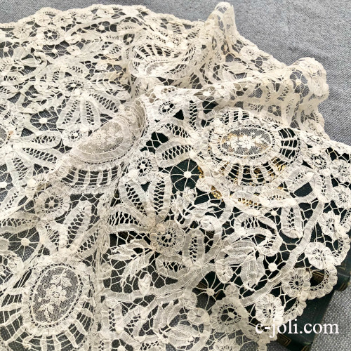 【パリ発送】L2842 フランスアンティークレースマット/テーブルセンター/テーブルマット　リネンボビンレース 49x47cm