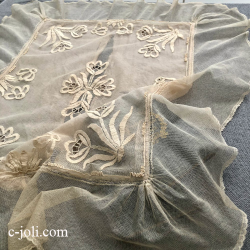 【パリ発送】L2845 フランスアンティークレースレースクロス/プラムブランケットカバー　手刺繍＆リネンチュールレース  84x67cm