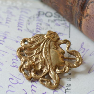 A-084　フランスアンティークブローチ　アールヌーボー真鍮ブローチ/ペンダントトップ