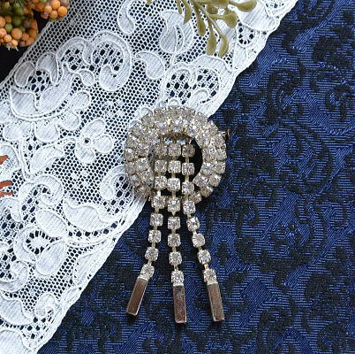 【日本発送】A-102　フランスアンティークブローチ 2.6x56cm