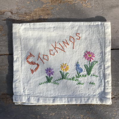 【日本発送】B-030　手刺繍リネンストッキングケース　　