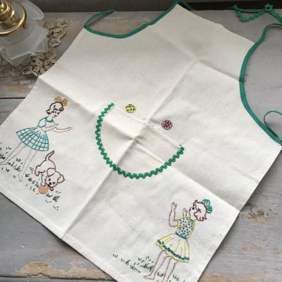 【日本発送】B-039　フランスアンティークリネンエプロン　手刺繍チャイルドエプロン