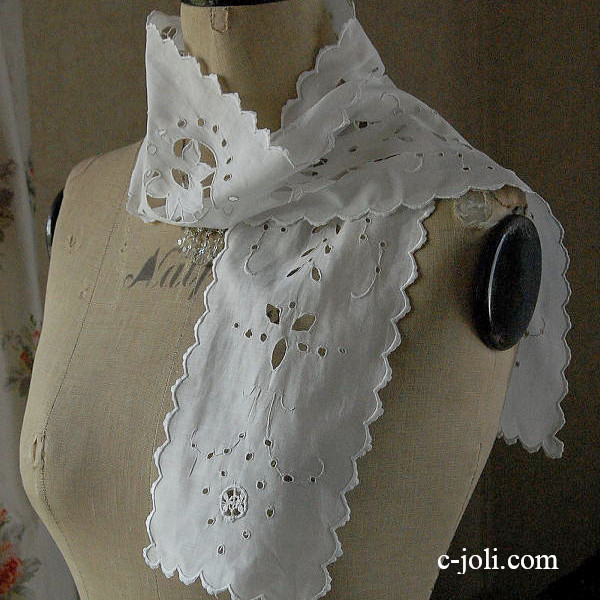 【日本発送】B-595　フランスアンティークストール　カットワーク手刺繍コットンストール