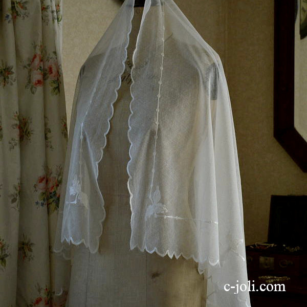 【日本発送】B-958　フランスアンティークレースベール　コットンチュールレース　オフ白 133x98cm