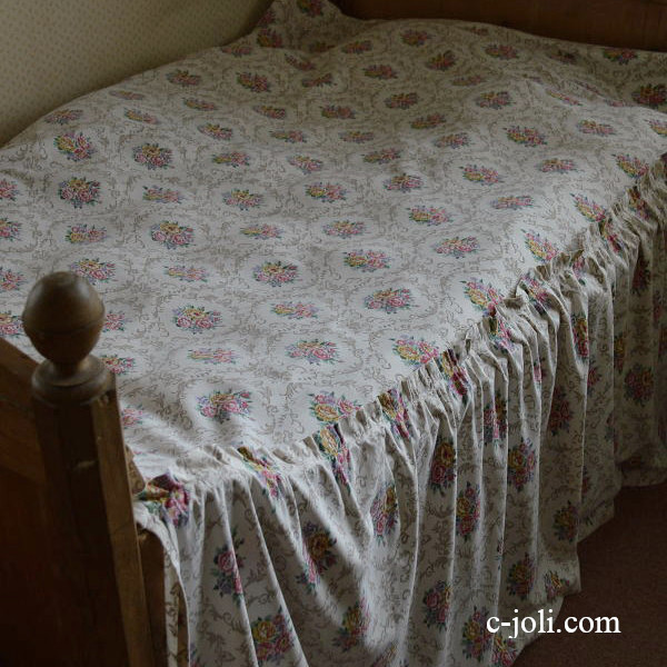 B-984 イギリスアンティークコットンベッドスプレッド ローズ柄