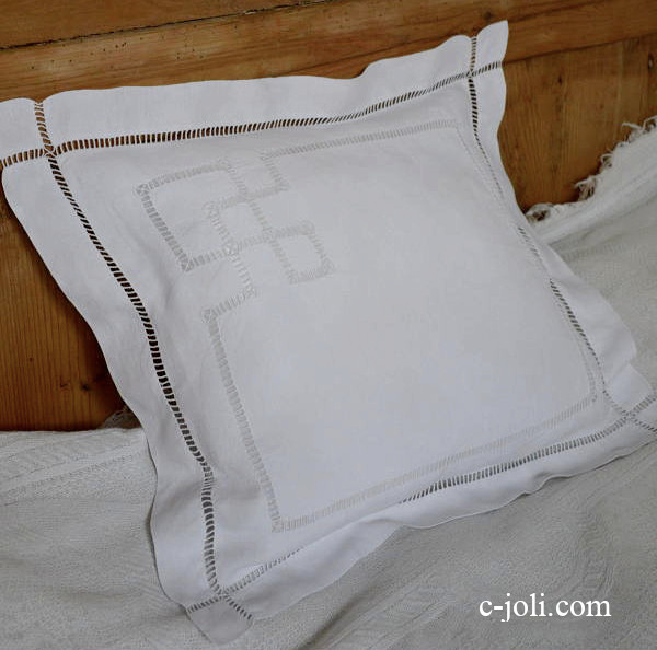 【日本発送】B1050　フランスアンティークリネンピローケース/クッションケース　手刺繍リネンケース 48x41cm