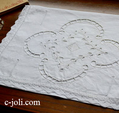 【日本発送】B1058　フランスアンティークリネンランジェリーケース/パジャマケース　カットワーク手刺繍リネン＆レース