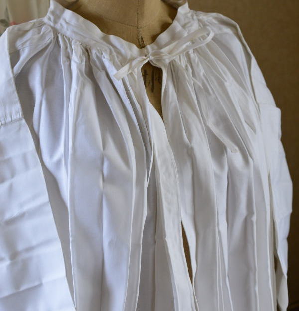 B1184　フランスアンティークリネンワンピース　デッドストック教会用チャーチスモックカットワーク手刺繍リネン 93cm
