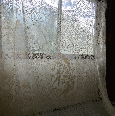 B1353　フランスアンティークレースベッドスプレッド/ベッドカバー　天使柄ハンドワークフィレレース＆バテンレース