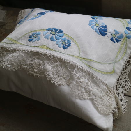 B1406　フランスアンティークコットンランジェリーケース/パジャマケース　手刺繍コットン＆リネンボビンレース 47x30cm