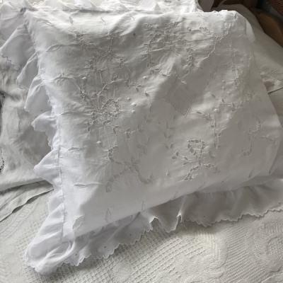 【日本発送】B1430　フランスアンティークピローケース/クッションケース　カットワーク手刺繍コットンローン＆フィレレース 69x60cm