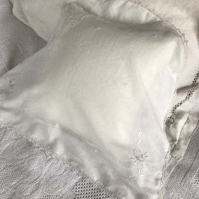 B1469　フランスアンティークベビーピローケース/ミニクッションケース　手刺繍コットンローン＆レース 52x45cm