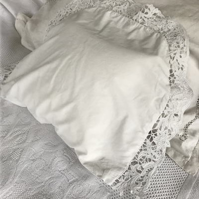 B1473　フランスアンティークベビーピローケース/ミニクッションケース　カットワーク手刺繍コットン 57x44cm