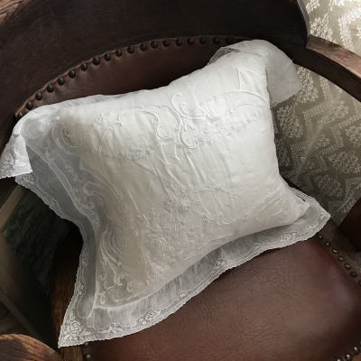 B1481　フランスアンティークピローケース/クッションケース　ホワイトワーク手刺繍コットンローン 49x40cm