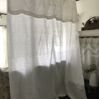 B1510 フランスアンティークリネンシーツ/ベッドシーツ/カーテン　センターシームリネン＆手刺繍モノグラム　212x292cm