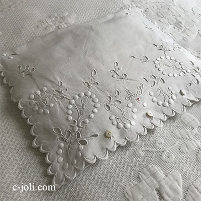 【パリ発送】B1537 フランスアンティークリネンランジェリーケース/ナイトドレスケース　カットワーク手刺繍リネン＆手刺繍モノグラム 39x32cm