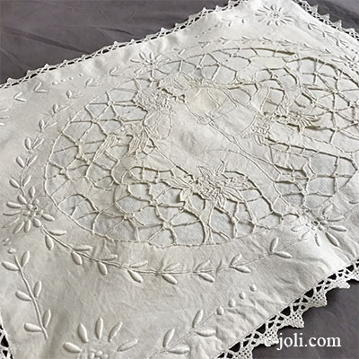【パリ発送】B1546 フランスアンティークカットワーク手刺繍ピローケース　天使柄コットンケース 61x42cm