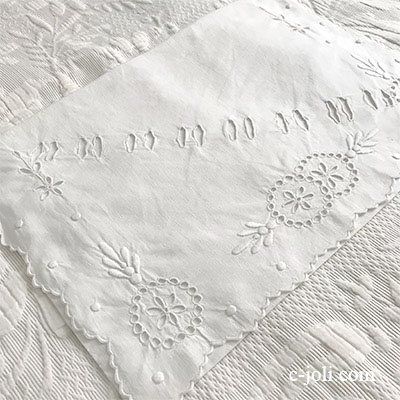 【パリ発送】B1565 フランスアンティークリネンランジェリーケース/ナイトドレスケース　カットワーク手刺繍リネン 42x30cm