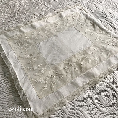 【パリ発送】B1571 フランスアンティークローンピローケース/ミニクッションケース　ヴァランシエンヌレース＆刺繍＆綿ローン 41x35cm